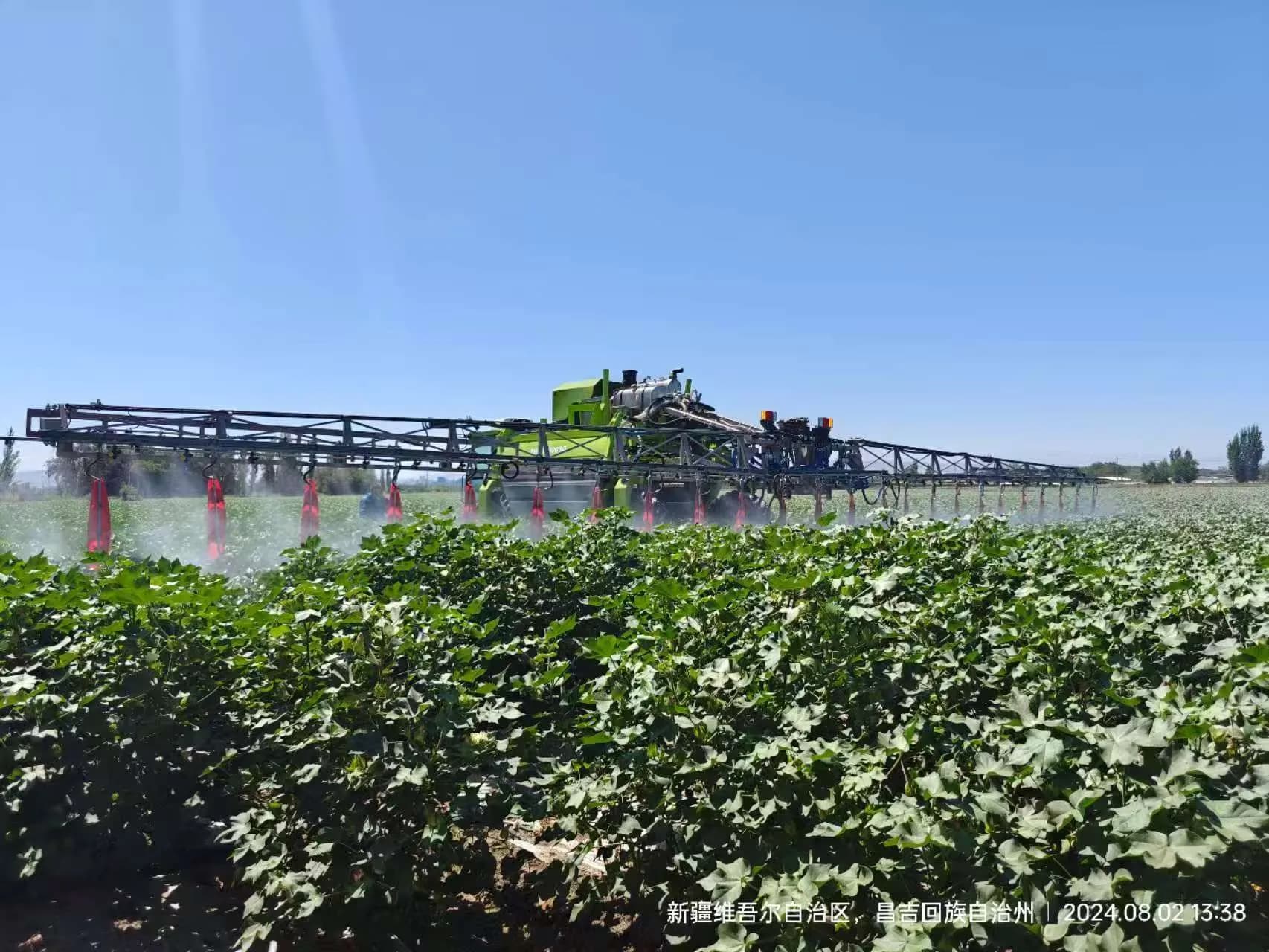 植保无人机：无人驾驶自动化精准喷洒农药